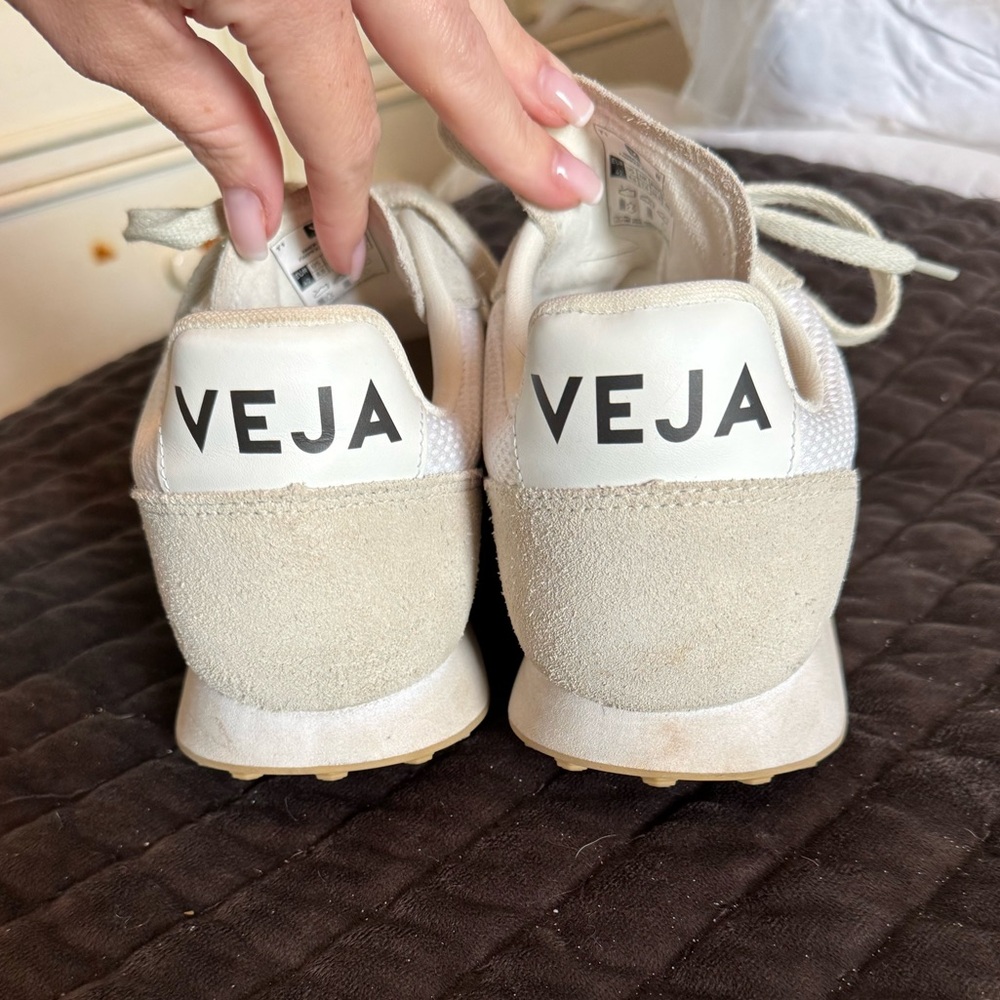 Veja Rio Branco Cream and White Women's Sneakers - Picture 3 of 4
